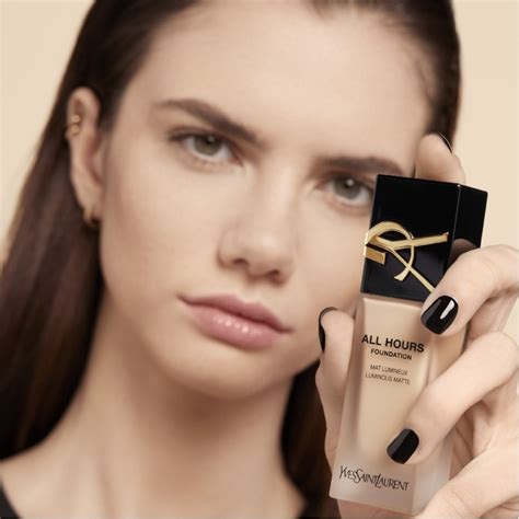 How I Use the YSL All Hours Foundation 